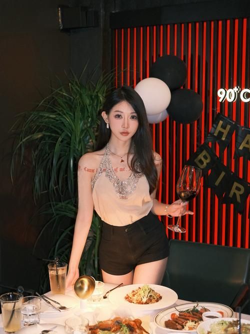 我和美女有个约会安卓下载安装：沉浸式恋爱体验