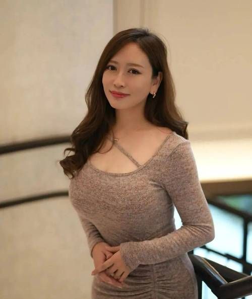 我爱熟女V0.8汉化版更新了什么？最新内容抢先看！