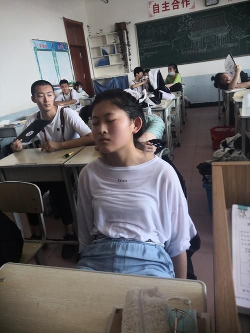 最新催眠班级更新地址分享，不容错过！