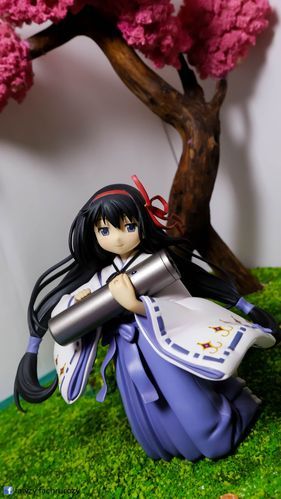 最新版魔法少女蕾万蒂娅直播频道：官方正式版下载地址