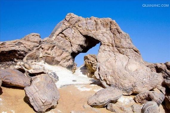 沙漠潜行者游戏下载安装:2.9G高清画质,带你感受沙漠风情 沙漠潜行者游戏下载安装:2.9G高清画质,带你感受沙漠风情