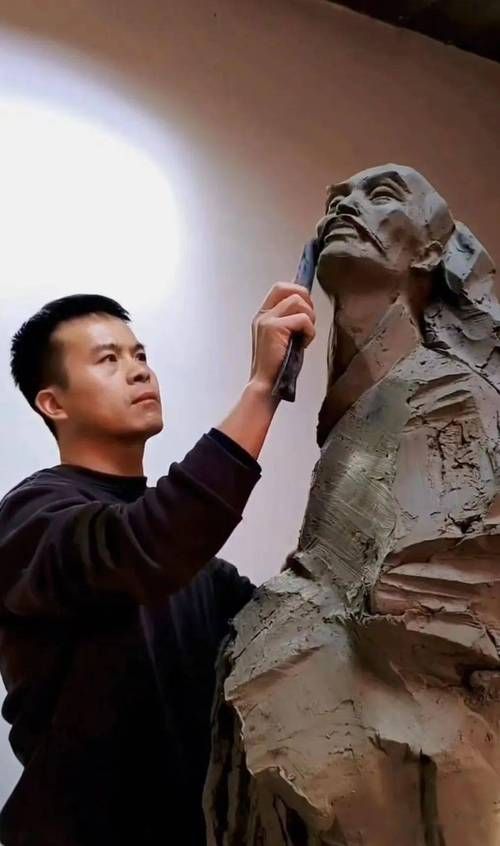 清晰的地平线最新展出：1978年以来的中国当代雕塑