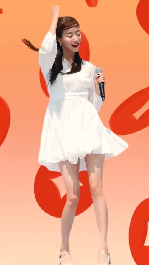 热舞女郎最新写真：性感身材让人无法抗拒