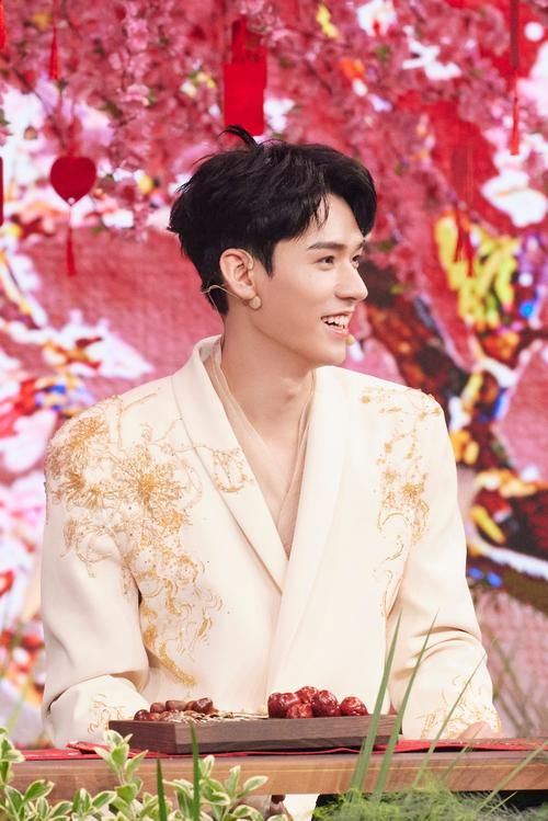 爱的初体验最新舞台，龚俊版你打几分？