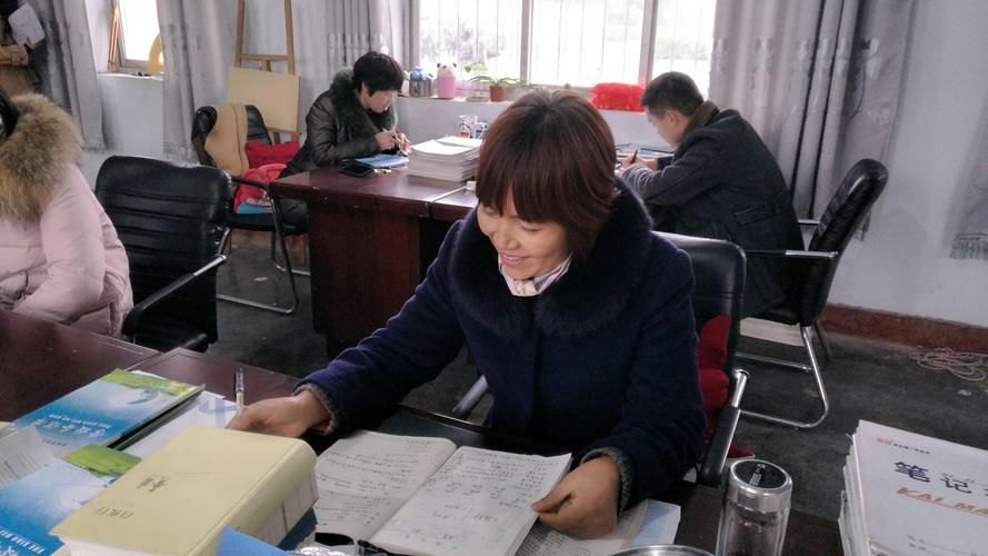 老师风流记官网：老师的另一面，你从未见过的真实