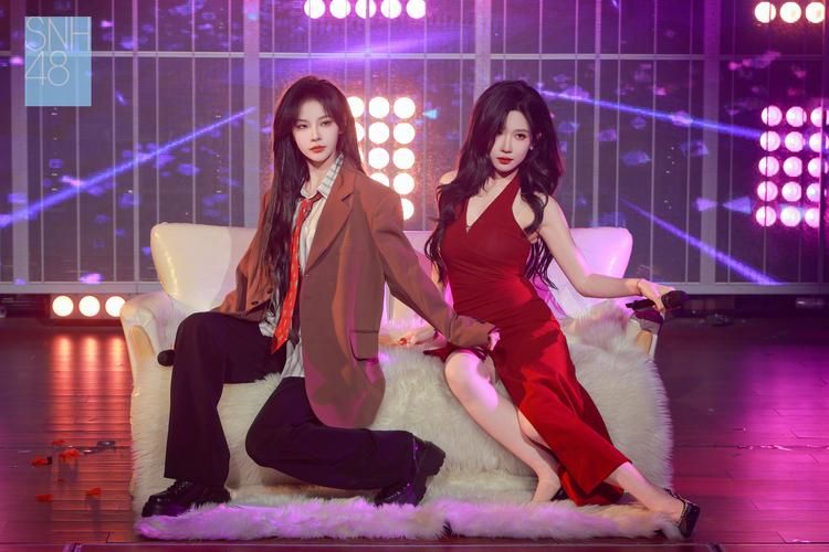 蛇之交响曲官网下载：美女环绕，精彩剧情等你体验！