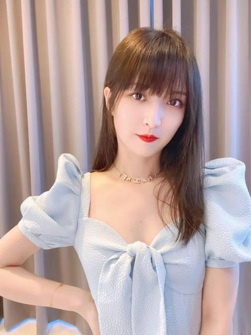 阿黑颜最新视频：颜值爆表的小姐姐都在这
